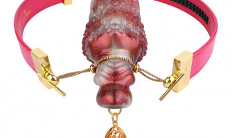 How to Choose a BDSM Tickler?