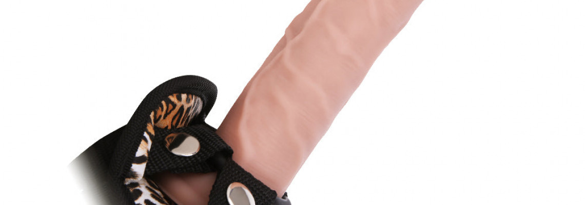 What's the difference between a wood, leather or silicone spanking paddle? What's the difference between a wood, leather or silicone spanking paddle?