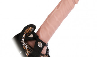 What's the difference between a wood, leather or silicone spanking paddle?