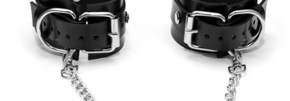 7 Tips for Selecting the Perfect BDSM Cuffs